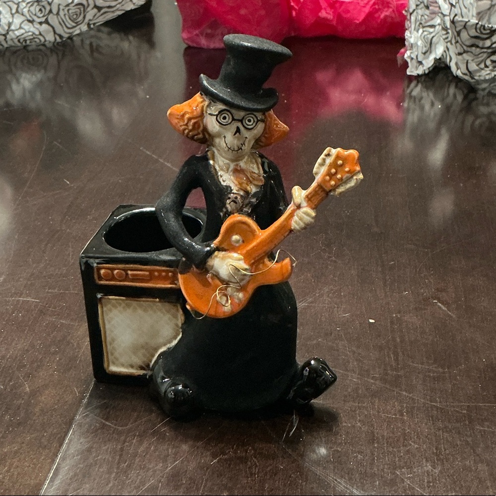Halloween Skeleton Guitarist Figurine by Yankee Candle - Boney Bunch